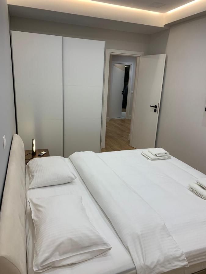& Comfy 2mins Walking From Metro Apartment *